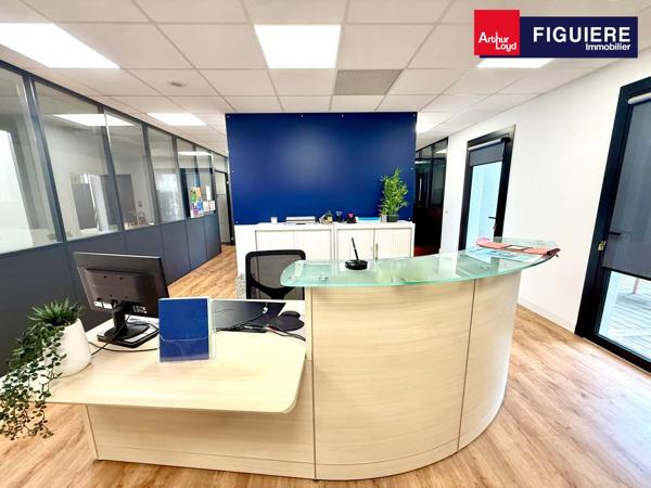 PLATEAU DE BUREAUX ENTIEREMENT RENOVÉ ET CLOISONNÉ DANS IMMEUBLE NEUF