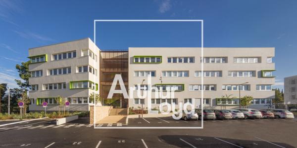 Bureau à louer à Nîmes surface de 71 m² parking privatif et ascenseur