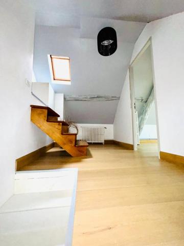 Maison Crepy En Valois 7 pièce(s) 203 m2 + Studio