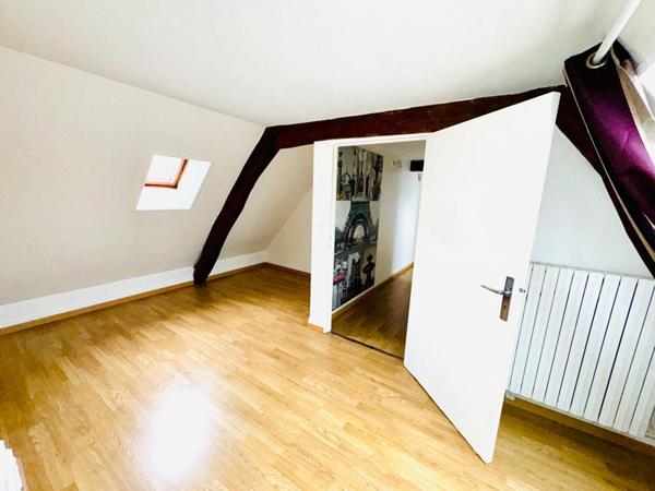 Maison Crepy En Valois 7 pièce(s) 203 m2 + Studio