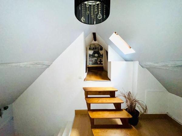 Maison Crepy En Valois 7 pièce(s) 203 m2 + Studio