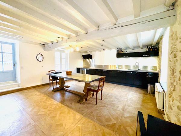 Maison Crepy En Valois 7 pièce(s) 203 m2 + Studio