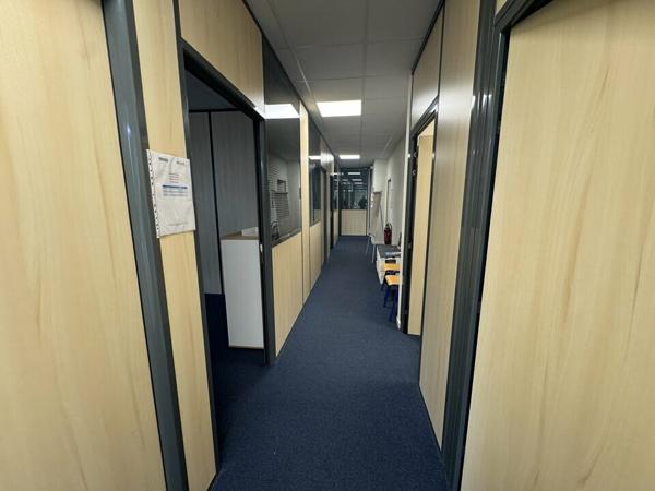 TOURS NORD AERONEF BUREAUX A LOUER 144 M² AVEC POSSIBILITE DE PARKINGS