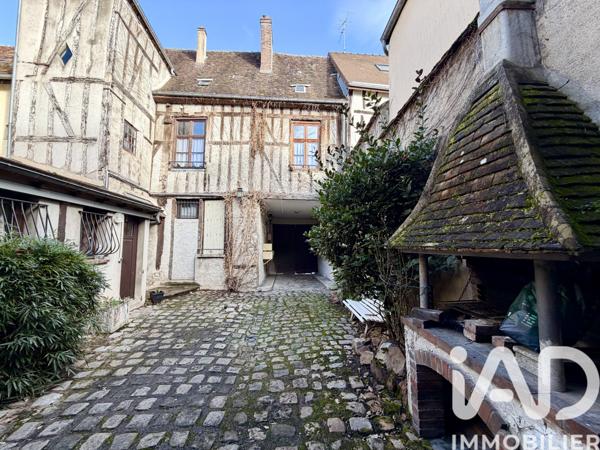 Immeuble à vendre 350 m² Sens