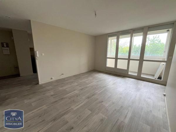 Appartement à louer 4 pièces 80.64m² Saint-Pierre-des-Corps (37700)