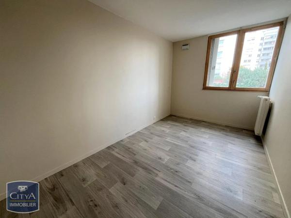 Appartement à louer 4 pièces 80.64m² Saint-Pierre-des-Corps (37700)