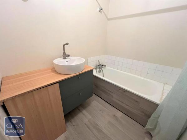 Appartement à louer 4 pièces 80.64m² Saint-Pierre-des-Corps (37700)
