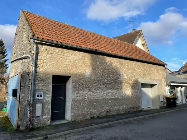 Angerville (91670) Grange en centre ville