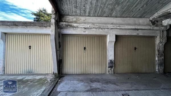 Location parking Orange (84100)