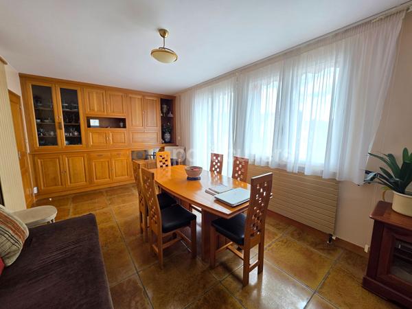 Vente
                Maison118 m² - 5 Pièces -
                    SENS (89100)