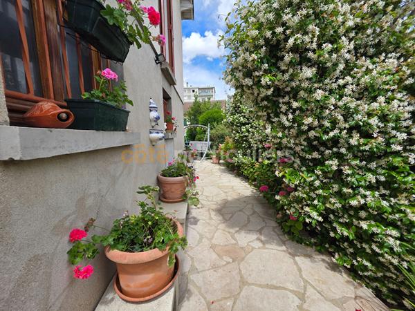 Vente
                Maison118 m² - 5 Pièces -
                    SENS (89100)