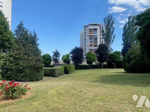 TALANT, Quart des Cerisiers - Gd T2 av garage