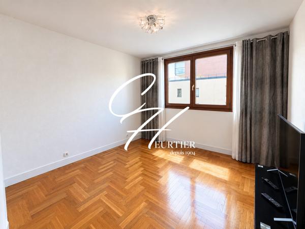 GRENOBLE Appartement 3 pièces spacieux