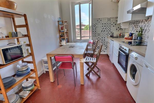 LOCATION APPARTEMENT T5 DE 126 M2 AVEC PISCINE 13012 VILLAGE DE SAINT BARNABE