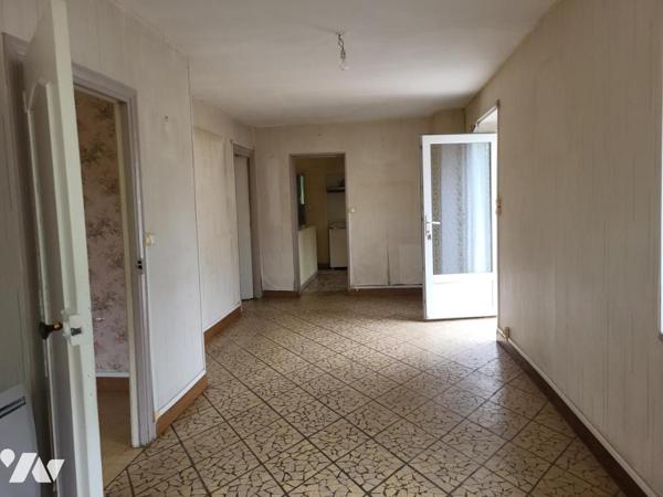 ST MARTIN DES BESACES : Maison de plain-pied