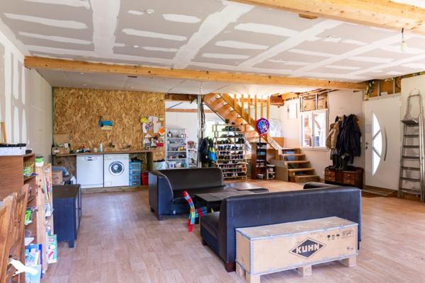 Maison à vendre 260 190 € Saint-Yrieix-la-Perche 4 p 175 m² DPE D