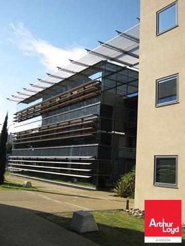 Bureaux à louer à Avignon extra muros avec fibre optique et grand parking