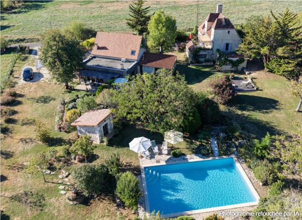 Maison ancienne - Gourdon Exclusivité Secteur Gourdon - Magnifique ensemble immobilier de caractère avec dépendances, belle vue et piscine