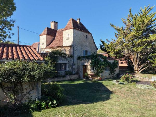 Maison ancienne - Gourdon Exclusivité Secteur Gourdon - Magnifique ensemble immobilier de caractère avec dépendances, belle vue et piscine