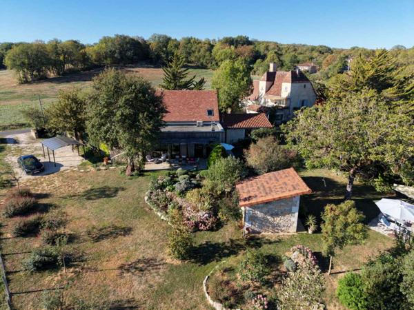 Maison ancienne - Gourdon Exclusivité Secteur Gourdon - Magnifique ensemble immobilier de caractère avec dépendances, belle vue et piscine