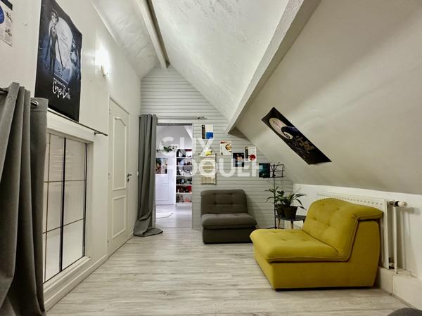 MAISON À VENDRE DE 7 PIÈCES DE 235,00 M²