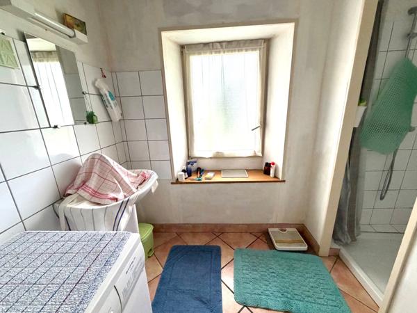 Maison en pierre de 111 m² avec garage, dépendance et terrain de 1 374 m² – Fort potentiel MOON SUR ELLE (50)