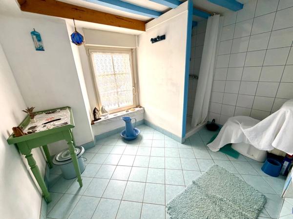 Maison en pierre de 111 m² avec garage, dépendance et terrain de 1 374 m² – Fort potentiel MOON SUR ELLE (50)