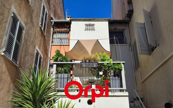 Immeuble à vendre    2 pièces • 82 m2 Bandol
