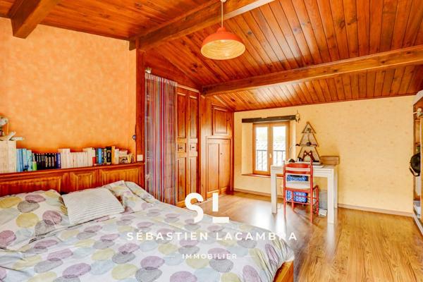 Lisle-sur-Tarn (81310) Maison de village rénovée – 4 pièces – Cour intérieure – Lisle-sur-Tarn – Charme et authenticité