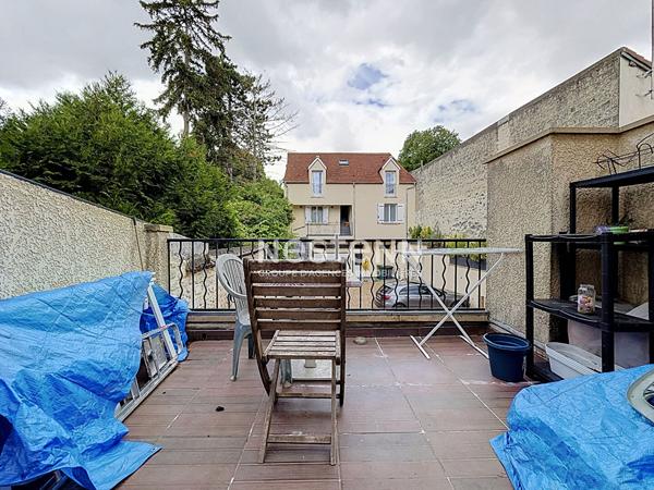Appartement VENDU LOUÉ à Champagne-sur-Oise - 20m², terrasse et stationnement