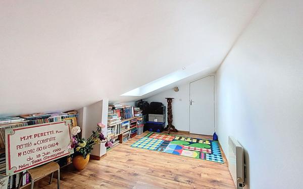 Maison à vendre    6 pièces •  Voisins-le-Bretonneux