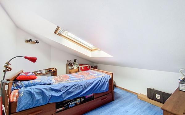 Maison à vendre    6 pièces •  Voisins-le-Bretonneux