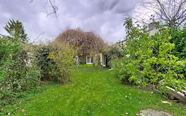 Maison à vendre    6 pièces •  Voisins-le-Bretonneux