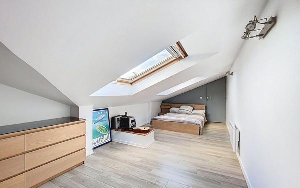 Maison à vendre    6 pièces •  Voisins-le-Bretonneux