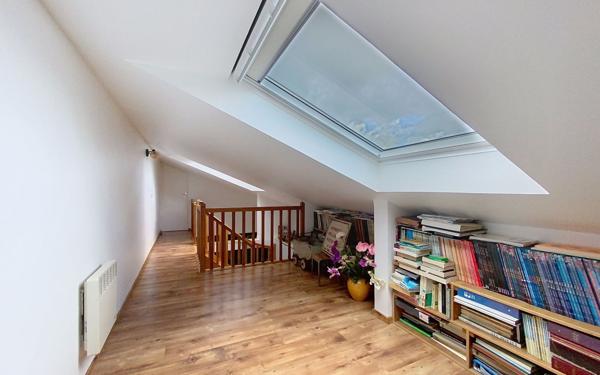 Maison à vendre    6 pièces •  Voisins-le-Bretonneux