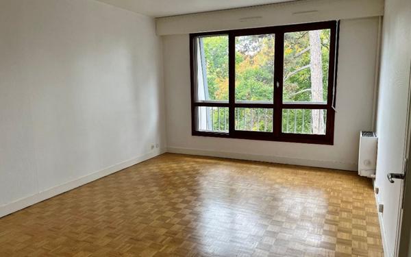 Appartement à louer    1 pièce •  Versailles