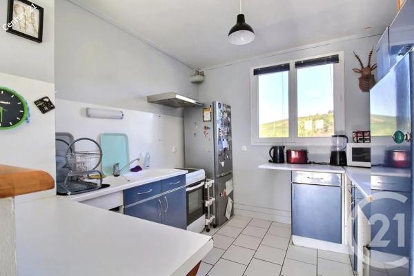 Appartement F3 à vendre  3 pièces - 65,40 m 2   CHATEAU THIERRY  - 02