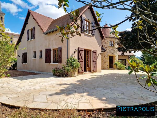 Maison familiale + dépendance pro – Vue dégagée, activité sur place possible !