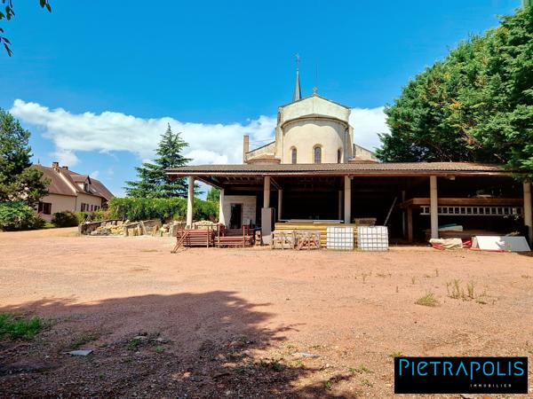 Maison familiale + dépendance pro – Vue dégagée, activité sur place possible !