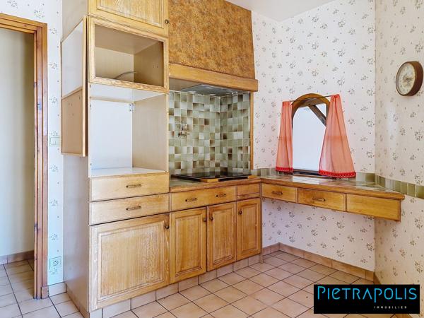 Maison familiale + dépendance pro – Vue dégagée, activité sur place possible !