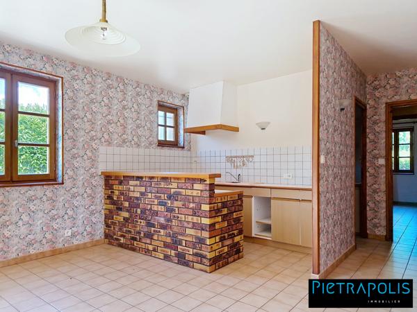 Maison familiale + dépendance pro – Vue dégagée, activité sur place possible !