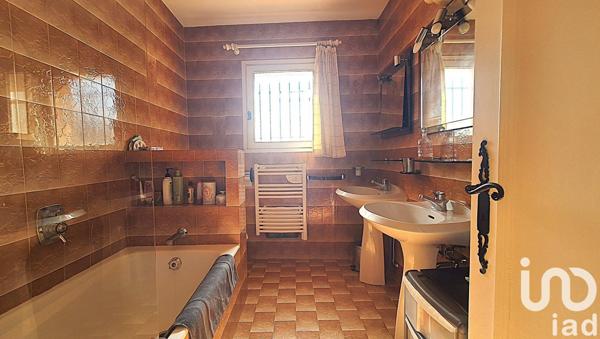 Maison traditionnelle 6 pièces de 167 m² à Le Tignet (06530)