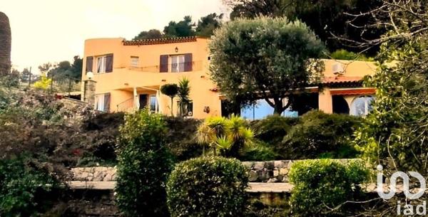 Maison traditionnelle 6 pièces de 167 m² à Le Tignet (06530)