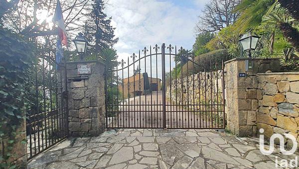 Maison traditionnelle 6 pièces de 167 m² à Le Tignet (06530)