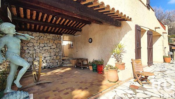 Maison traditionnelle 6 pièces de 167 m² à Le Tignet (06530)