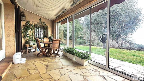 Maison traditionnelle 6 pièces de 167 m² à Le Tignet (06530)