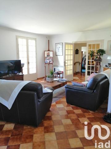 Maison traditionnelle 7 pièces de 190 m² à Crépy-en-Valois (60800)