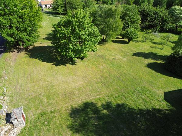 Terrain constructible 900m²