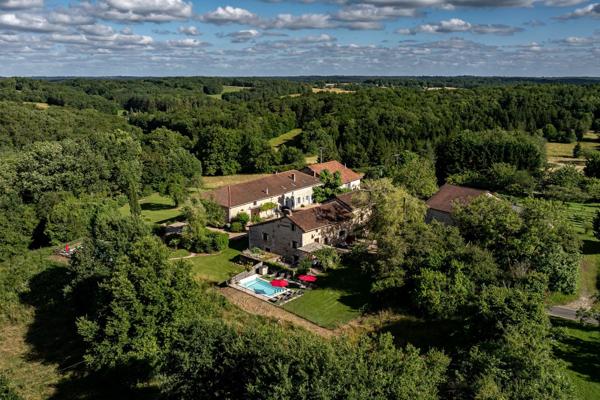 Vente Maison de luxe Saint-Pardoux-la-Rivière 36 Pièces 807 m²
