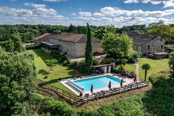 Vente Maison de luxe Saint-Pardoux-la-Rivière 36 Pièces 807 m²